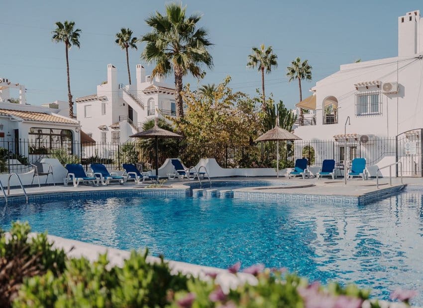 Apartamento de 3 habitaciones en Filipinas en venta con piscina - 319.000 € (Ref: 9524739)