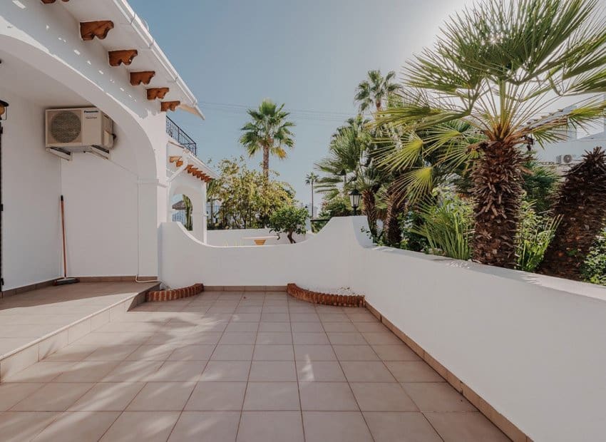 Apartamento de 3 habitaciones en Filipinas en venta con piscina - 319.000 € (Ref: 9524739)