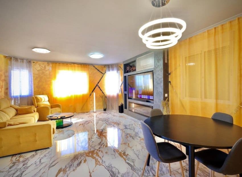 4 Zimmer Villa zu verkaufen in San Miguel de Salinas mit Pool - 309.000 € (Ref: 9524740)