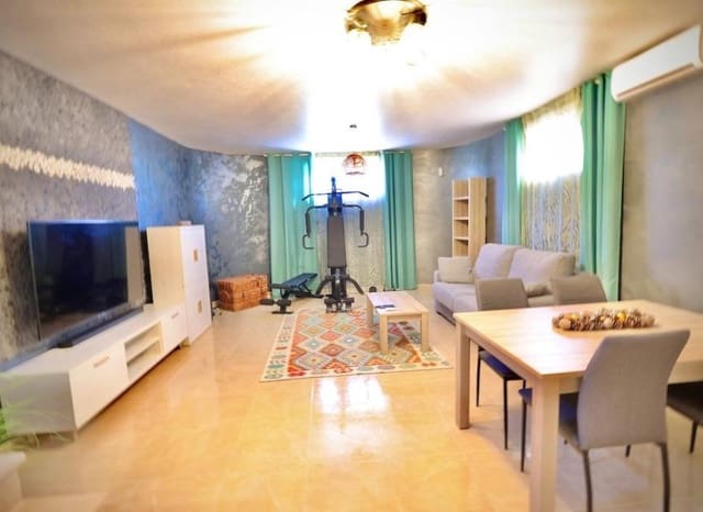 4 slaapkamer Villa te koop in San Miguel de Salinas met zwembad - € 309.000 (Ref: 9524740)