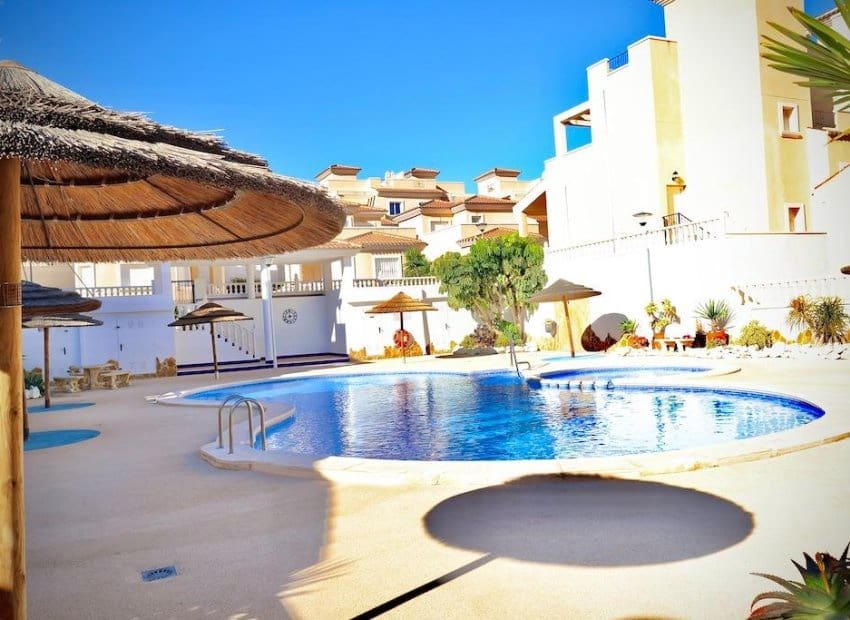4 Zimmer Villa zu verkaufen in San Miguel de Salinas mit Pool - 309.000 € (Ref: 9524740)