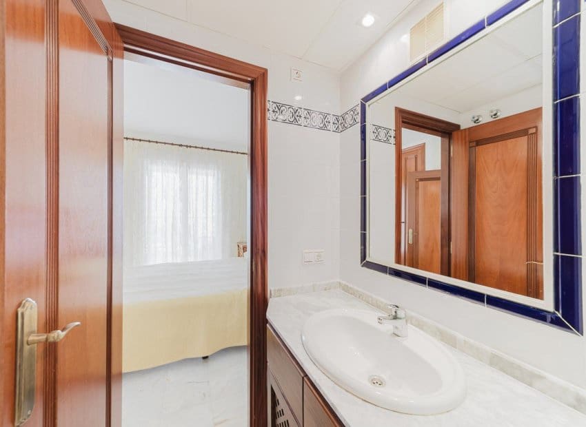 3 quarto Apartamento de Praia para venda em Torrevieja com piscina - 363 900 € (Ref: 9525344)