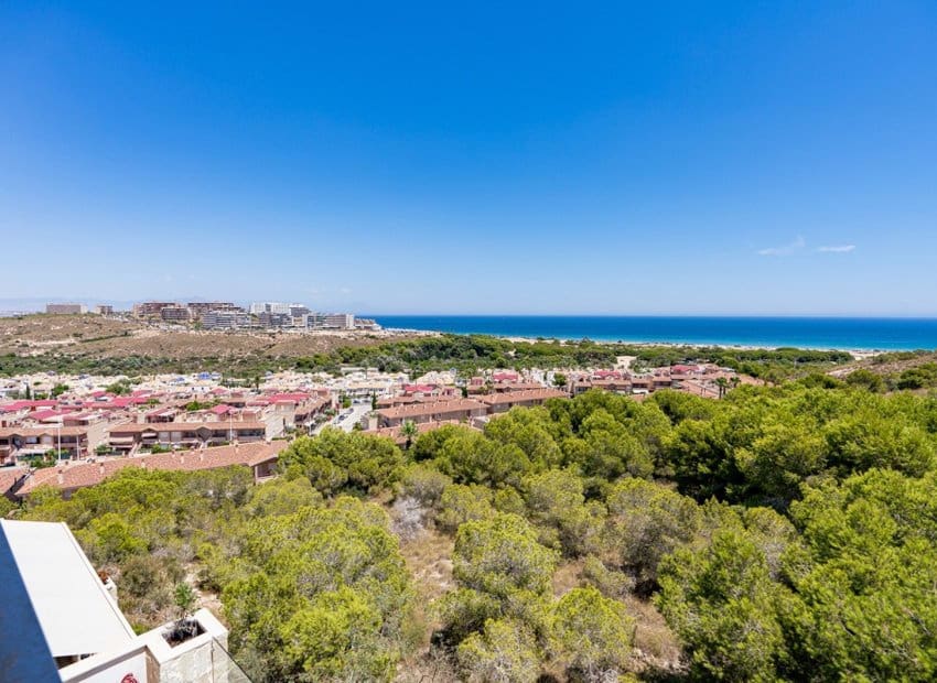 2 soveværelse Penthouse til salg i Gran Alacant med swimmingpool - € 419.000 (Ref: 9525346)
