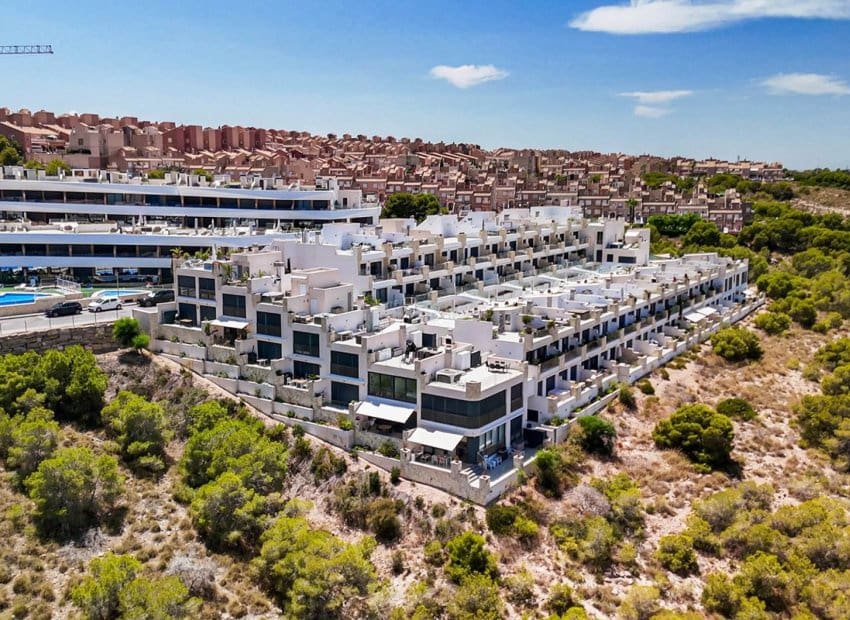 2 soveværelse Penthouse til salg i Gran Alacant med swimmingpool - € 419.000 (Ref: 9525346)