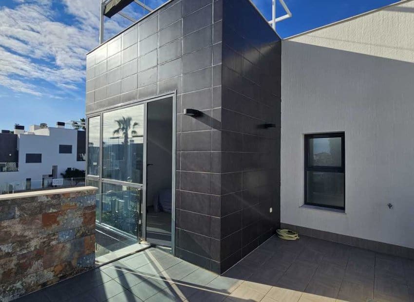 3 makuuhuone Paritalo myytävänä paikassa Rojales mukana uima-altaan - 410 000 € (Ref: 9525347)