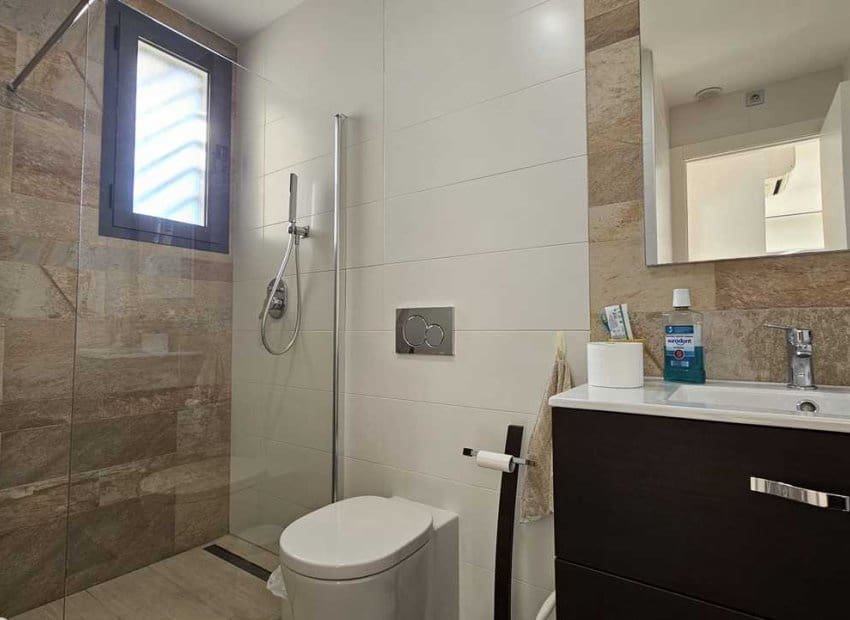 3 makuuhuone Paritalo myytävänä paikassa Rojales mukana uima-altaan - 410 000 € (Ref: 9525347)