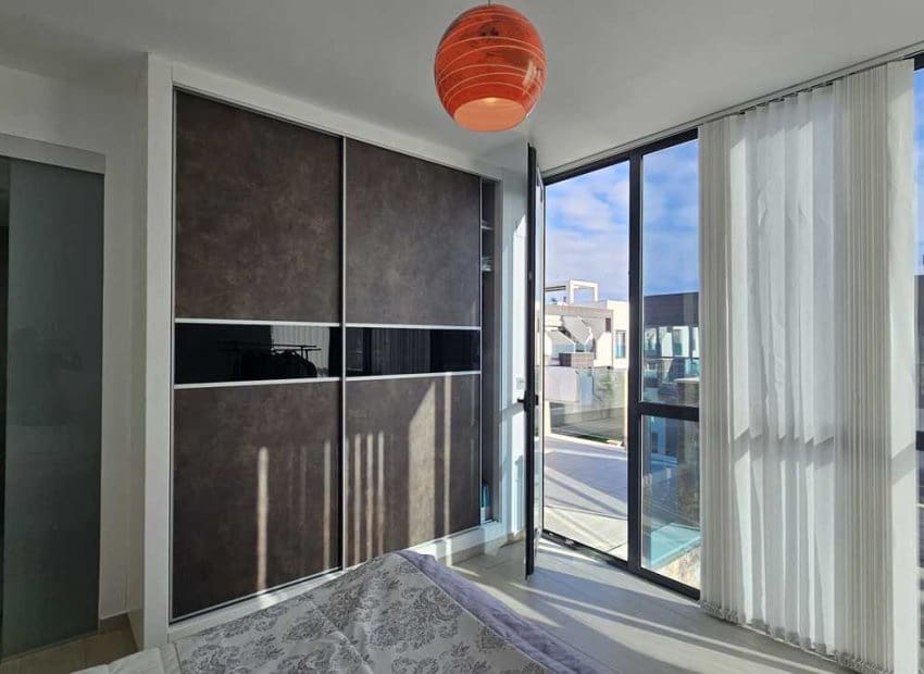 3 makuuhuone Paritalo myytävänä paikassa Rojales mukana uima-altaan - 410 000 € (Ref: 9525347)