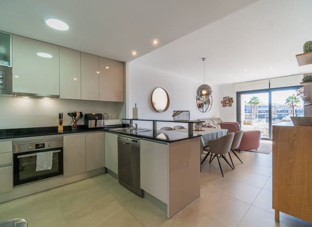 Apartamento de 2 habitaciones en Playa Flamenca, Orihuela en venta con piscina - 399.000 € (Ref: 9525348)