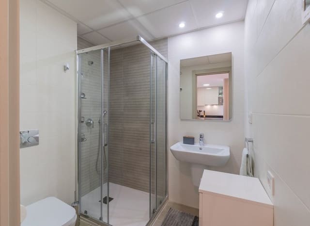 Apartamento de 2 habitaciones en Playa Flamenca, Orihuela en venta con piscina - 399.000 € (Ref: 9525348)