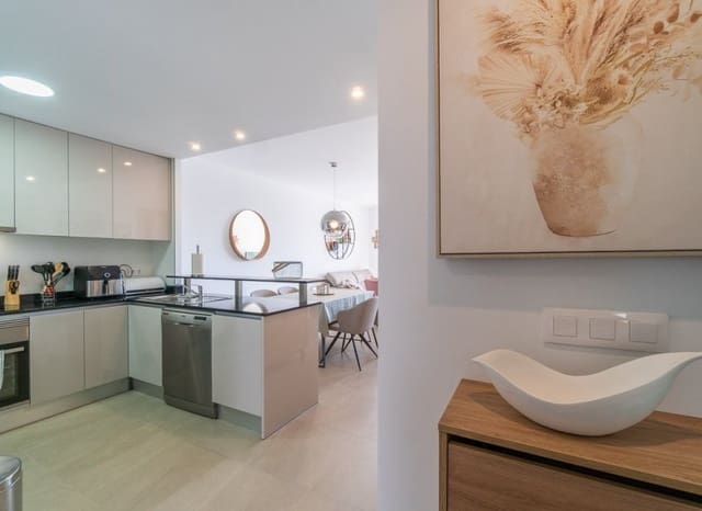 Apartamento de 2 habitaciones en Playa Flamenca, Orihuela en venta con piscina - 399.000 € (Ref: 9525348)