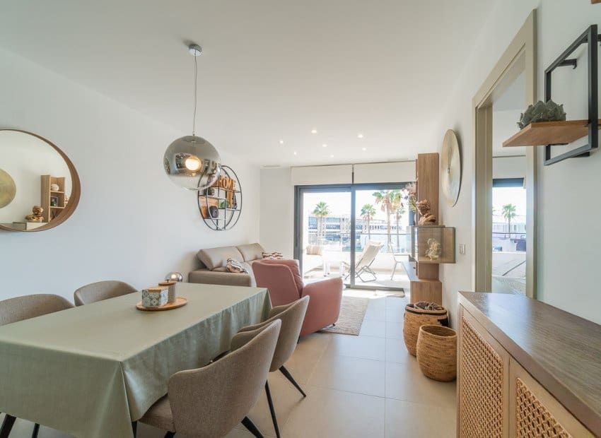 Apartamento de 2 habitaciones en Playa Flamenca en venta con piscina - 399.000 € (Ref: 9525348)