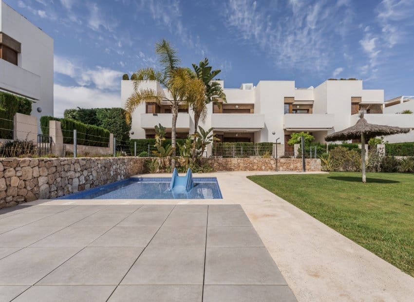 Apartamento de 3 habitaciones en Orihuela Costa en venta con piscina - 379.000 € (Ref: 9525351)