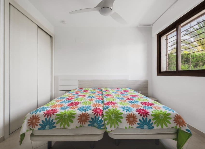 Apartamento de 3 habitaciones en Orihuela Costa en venta con piscina - 379.000 € (Ref: 9525351)