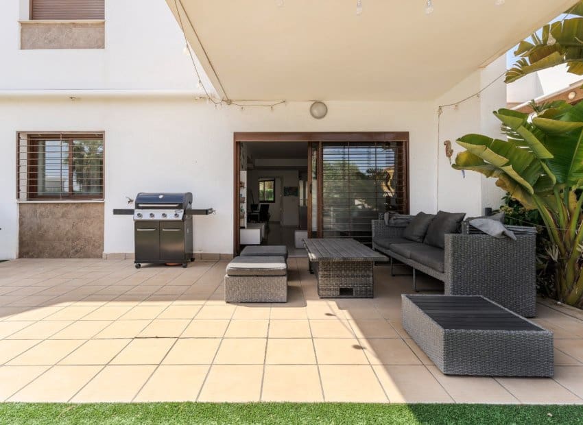 Apartamento de 3 habitaciones en Orihuela Costa en venta con piscina - 379.000 € (Ref: 9525351)