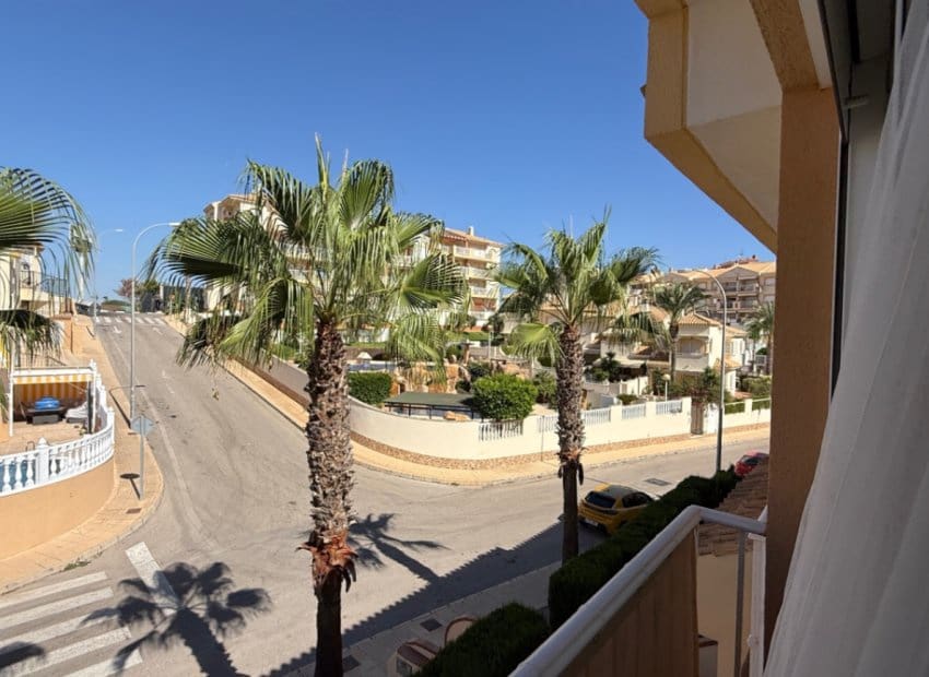 3 soverom Hus til salgs i Orihuela Costa med svømmebasseng - € 369 000 (Ref: 9525354)