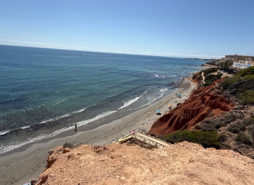 3 soverom Hus til salgs i Orihuela Costa med svømmebasseng - € 369 000 (Ref: 9525354)