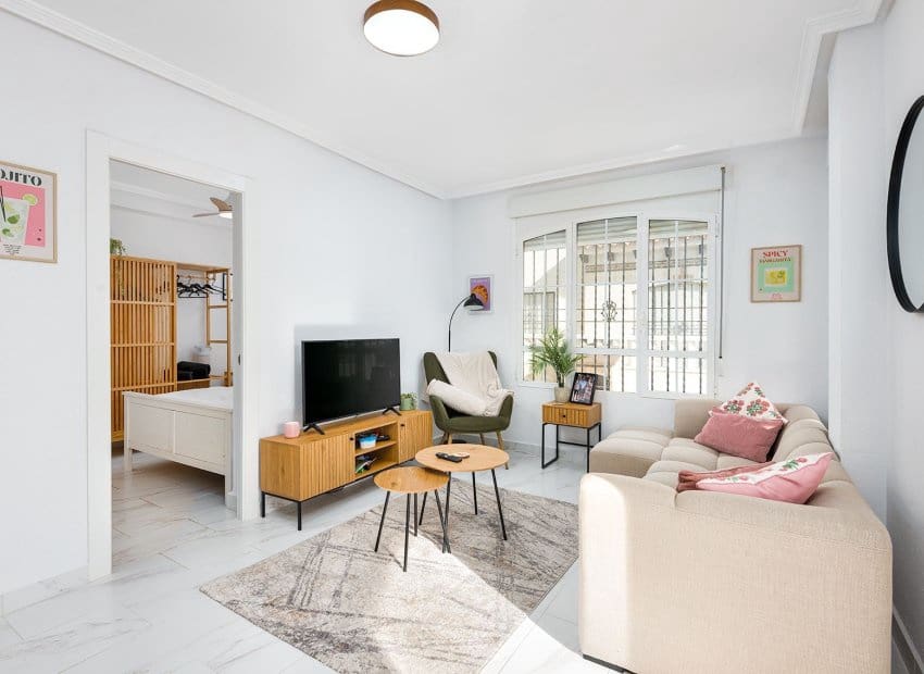 3 soveværelse Villa til salg i Orihuela Costa med swimmingpool - € 365.000 (Ref: 9525355)