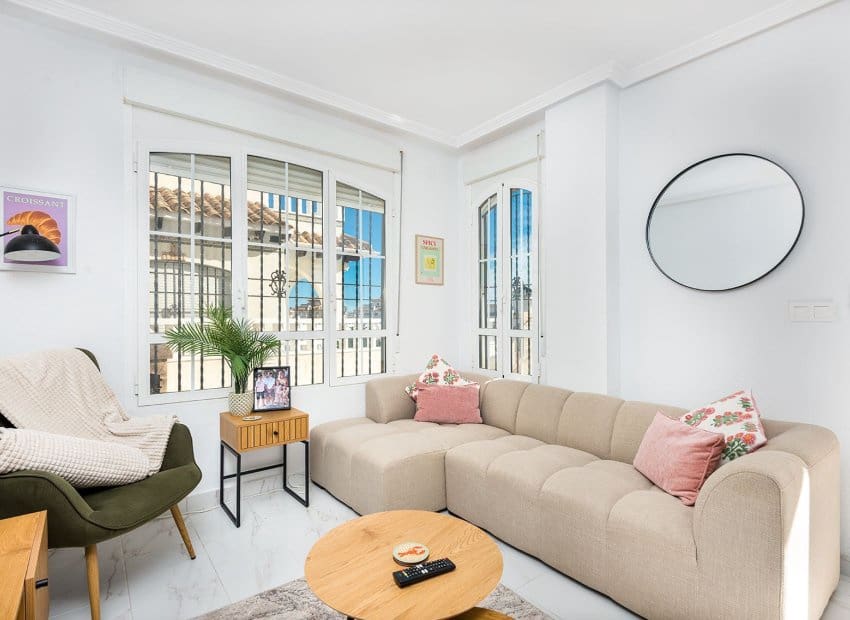 3 soveværelse Villa til salg i Orihuela Costa med swimmingpool - € 365.000 (Ref: 9525355)