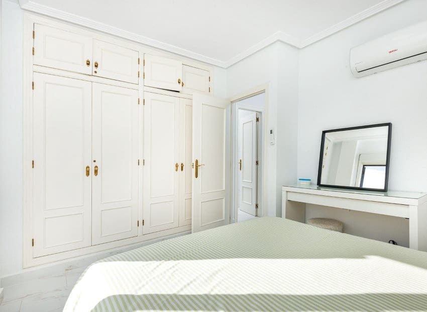 3 soveværelse Villa til salg i Orihuela Costa med swimmingpool - € 365.000 (Ref: 9525355)