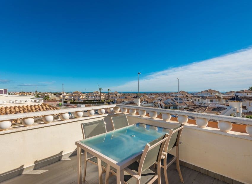 3 soveværelse Villa til salg i Orihuela Costa med swimmingpool - € 365.000 (Ref: 9525355)