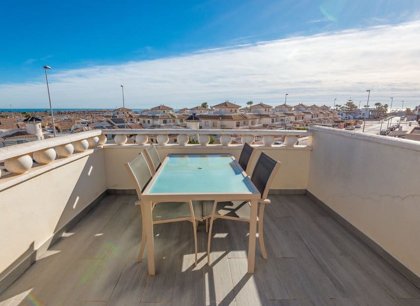 3 soveværelse Villa til salg i Orihuela Costa med swimmingpool - € 365.000 (Ref: 9525355)