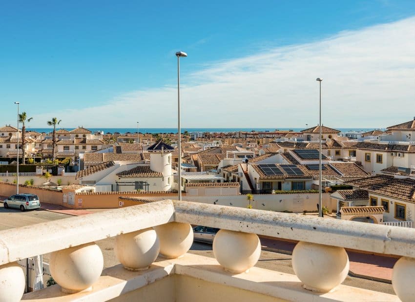 3 soveværelse Villa til salg i Orihuela Costa med swimmingpool - € 365.000 (Ref: 9525355)