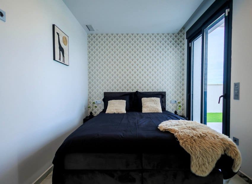 Chalet de 3 habitaciones en Pilar de la Horadada en venta con piscina - 399.000 € (Ref: 9525359)