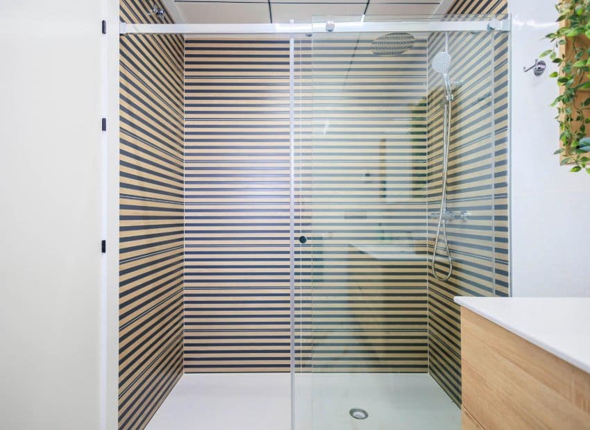 Chalet de 3 habitaciones en Pilar de la Horadada en venta con piscina - 399.000 € (Ref: 9525359)