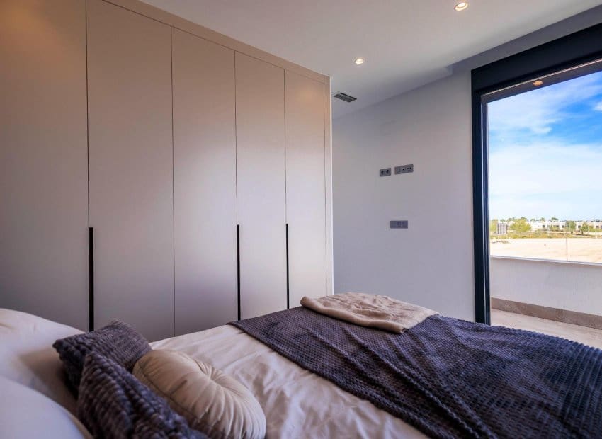 Chalet de 3 habitaciones en Pilar de la Horadada en venta con piscina - 399.000 € (Ref: 9525359)