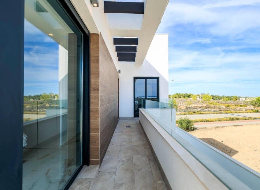 Chalet de 3 habitaciones en Pilar de la Horadada en venta con piscina - 399.000 € (Ref: 9525359)