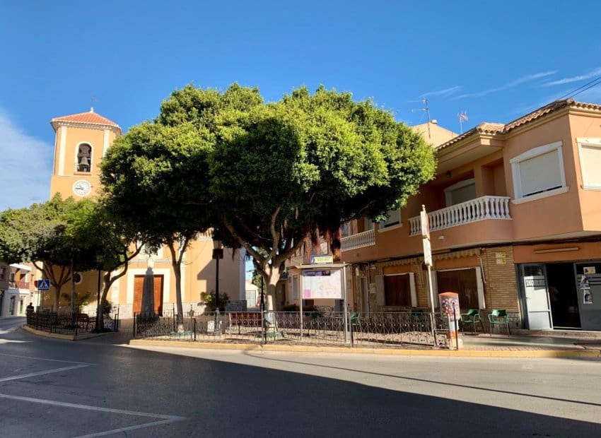 4 soveværelse Villa til salg i Los Alcazares med swimmingpool - € 390.000 (Ref: 9525363)