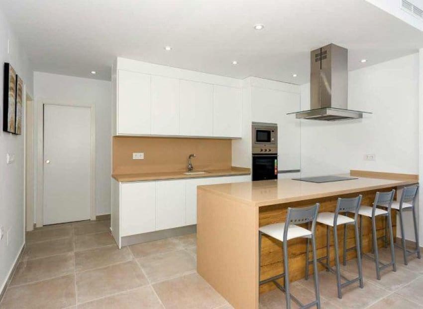 3 makuuhuone Huvila myytävänä paikassa Daya Nueva mukana uima-altaan - 365 000 € (Ref: 9525370)