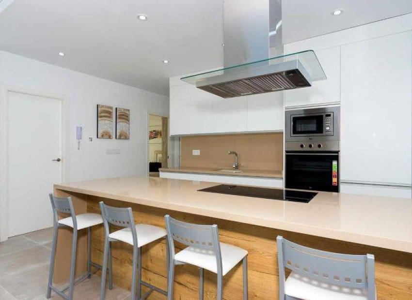 3 makuuhuone Huvila myytävänä paikassa Daya Nueva mukana uima-altaan - 365 000 € (Ref: 9525370)