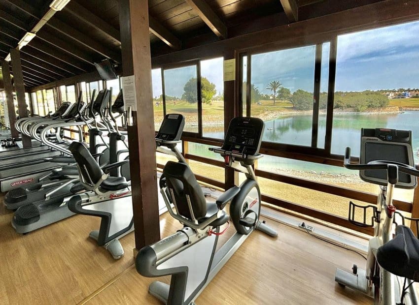 Bungalow de 3 habitaciones en Roda en venta con piscina - 359.000 € (Ref: 9525374)