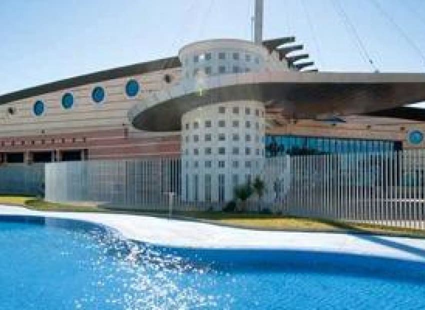 2 soveværelse Lejlighed til salg i Torrevieja med swimmingpool - € 339.000 (Ref: 9525382)