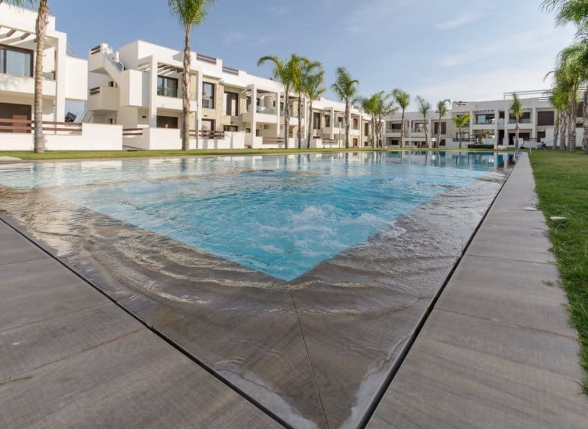 Bungalow de 2 habitaciones en Los Balcones en venta con piscina - 275.000 € (Ref: 9525427)