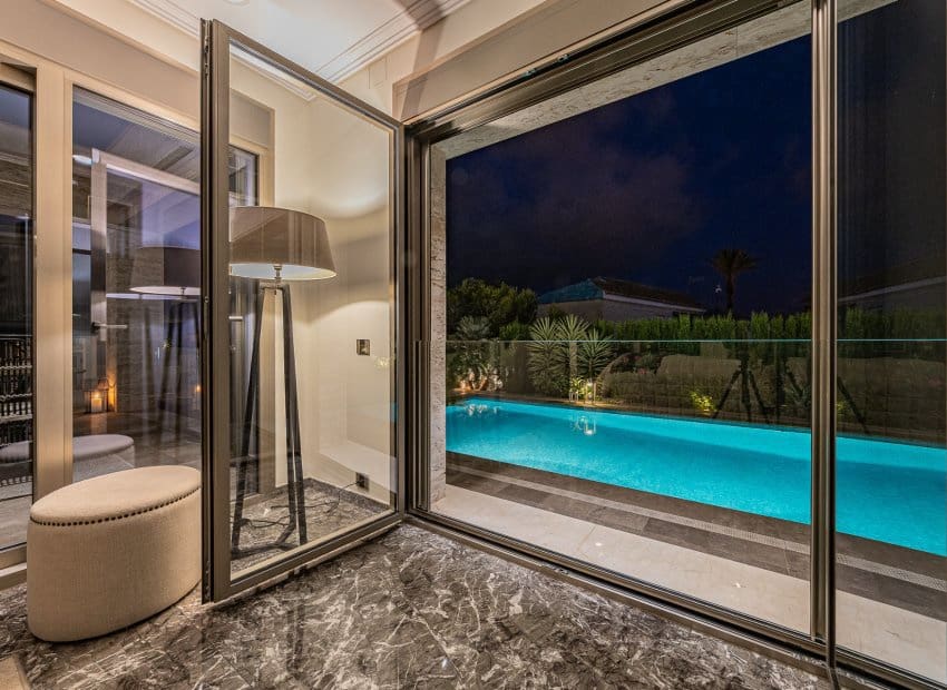 6 slaapkamer Villa te koop in La Zenia met zwembad - € 2.950.000 (Ref: 9525480)