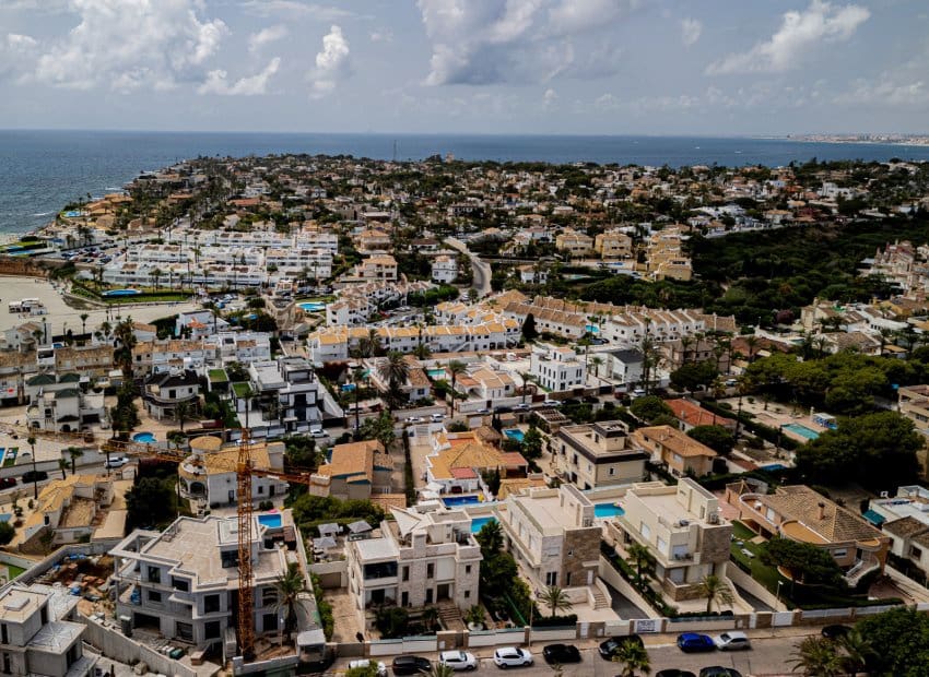 6 slaapkamer Villa te koop in La Zenia met zwembad - € 2.950.000 (Ref: 9525480)