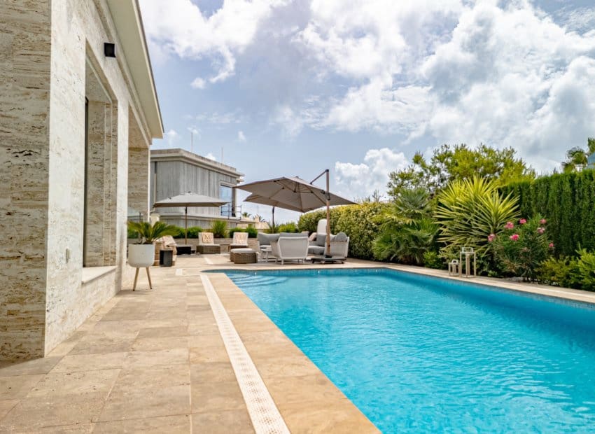 6 slaapkamer Villa te koop in La Zenia met zwembad - € 2.950.000 (Ref: 9525480)