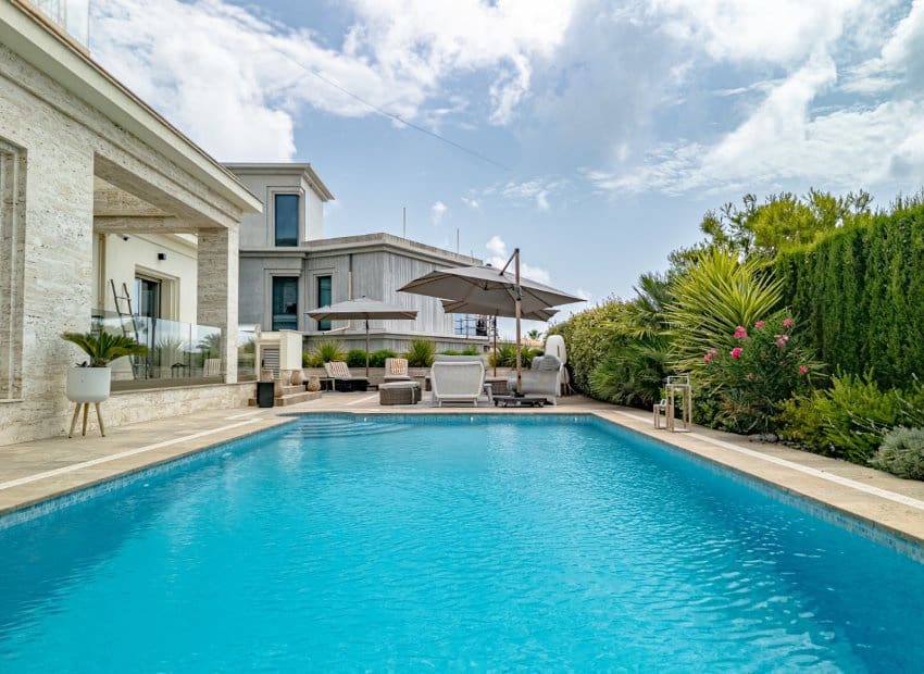 6 slaapkamer Villa te koop in La Zenia met zwembad - € 2.950.000 (Ref: 9525480)