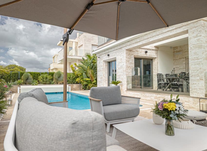 6 slaapkamer Villa te koop in La Zenia met zwembad - € 2.950.000 (Ref: 9525480)