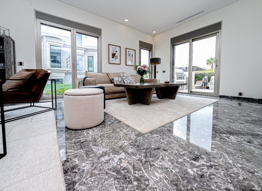 6 slaapkamer Villa te koop in La Zenia met zwembad - € 2.950.000 (Ref: 9525480)