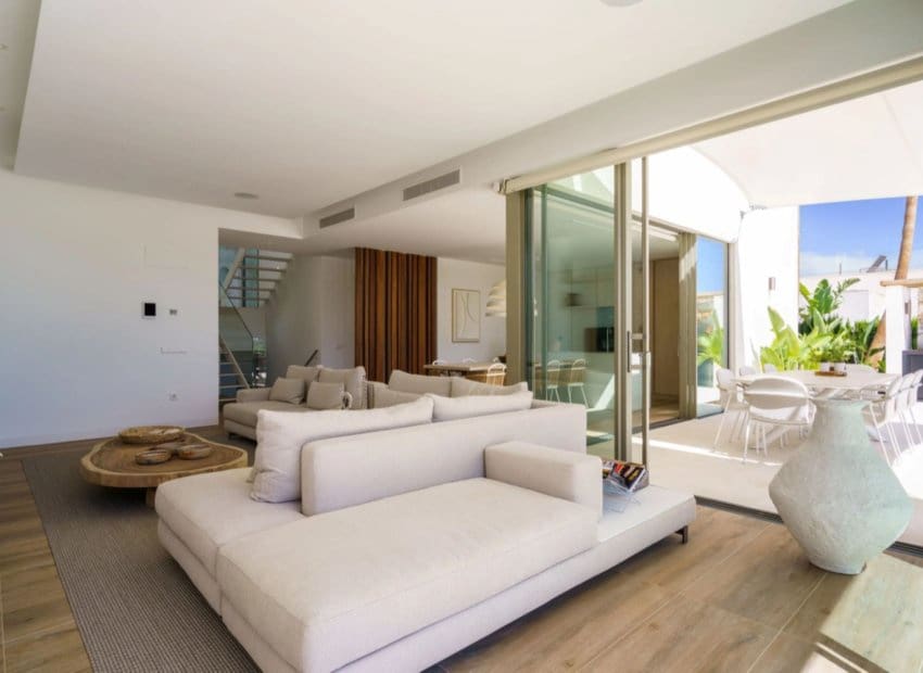 5 soveværelse Villa til salg i San Miguel de Salinas med swimmingpool - € 1.975.000 (Ref: 9525481)