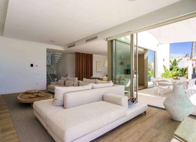 5 soveværelse Villa til salg i San Miguel de Salinas med swimmingpool - € 1.975.000 (Ref: 9525481)