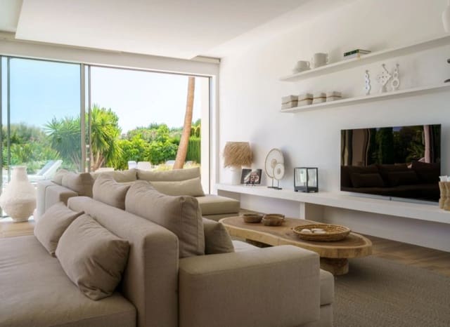 5 soveværelse Villa til salg i San Miguel de Salinas med swimmingpool - € 1.975.000 (Ref: 9525481)