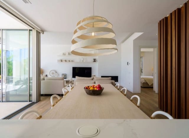 5 soveværelse Villa til salg i San Miguel de Salinas med swimmingpool - € 1.975.000 (Ref: 9525481)