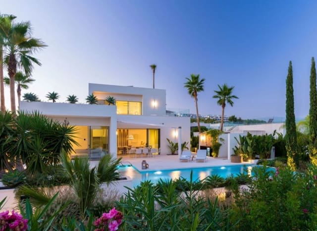 5 soveværelse Villa til salg i San Miguel de Salinas med swimmingpool - € 1.975.000 (Ref: 9525481)