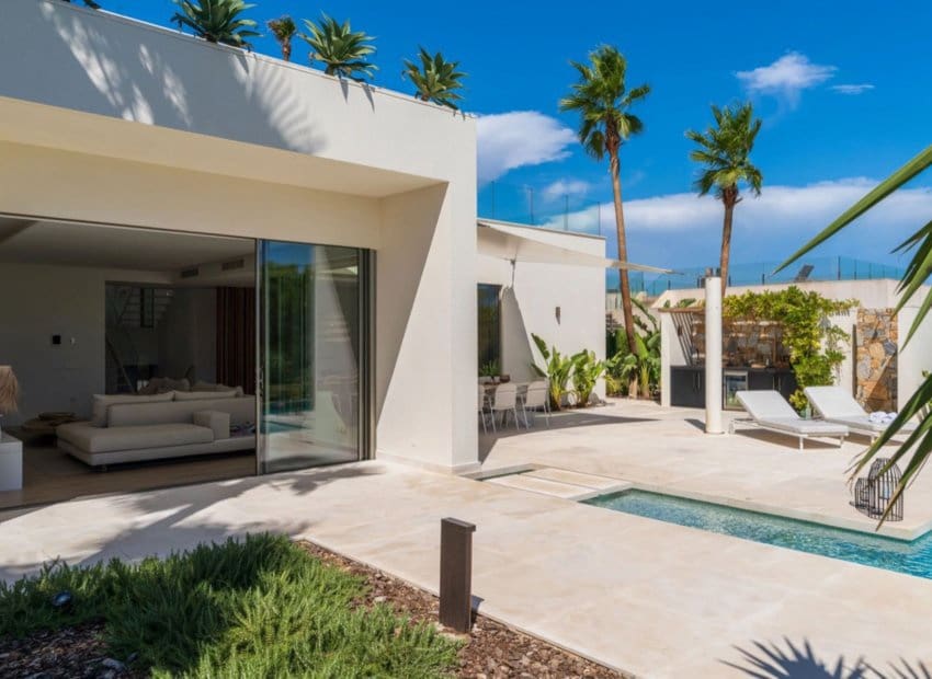 5 soveværelse Villa til salg i San Miguel de Salinas med swimmingpool - € 1.975.000 (Ref: 9525481)