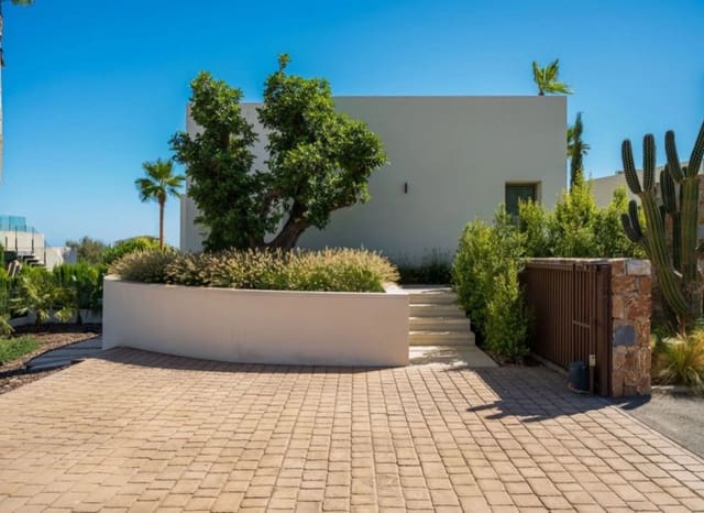 5 soveværelse Villa til salg i San Miguel de Salinas med swimmingpool - € 1.975.000 (Ref: 9525481)