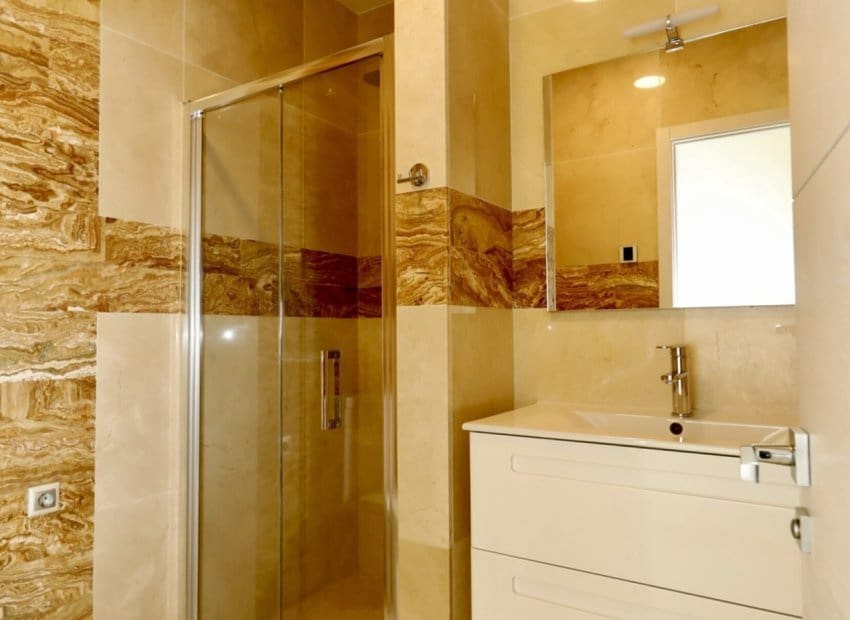 5 soveværelse Villa til salg i La Zenia med swimmingpool - € 1.500.000 (Ref: 9525482)